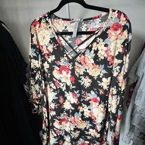 Honeyme Floral Patterned Top
